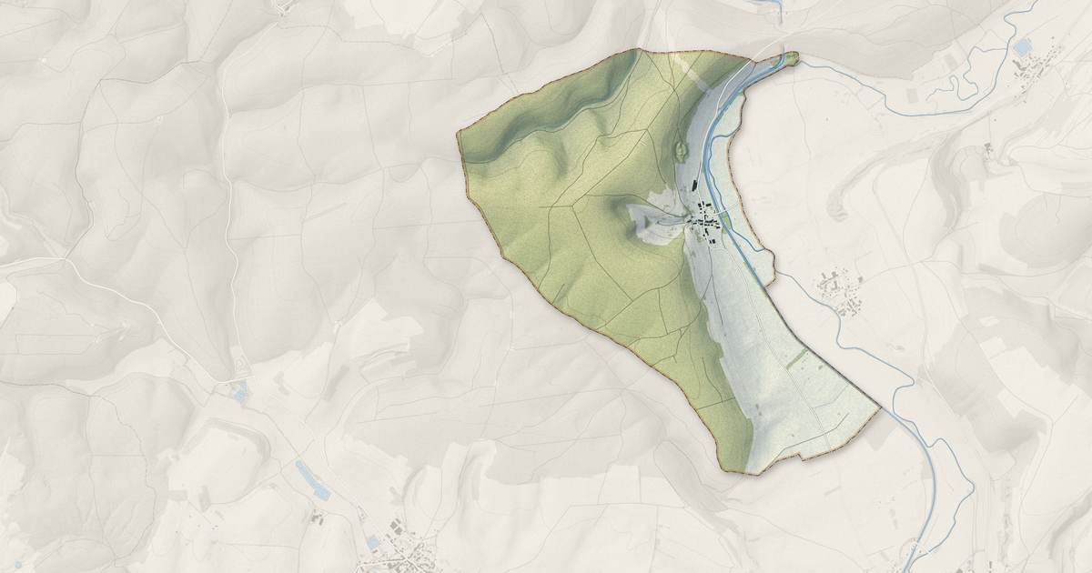 Portrait cartographique de Omicourt : relief, eau, forêts, bâti et voies, calculés à partir des données de l'IGN