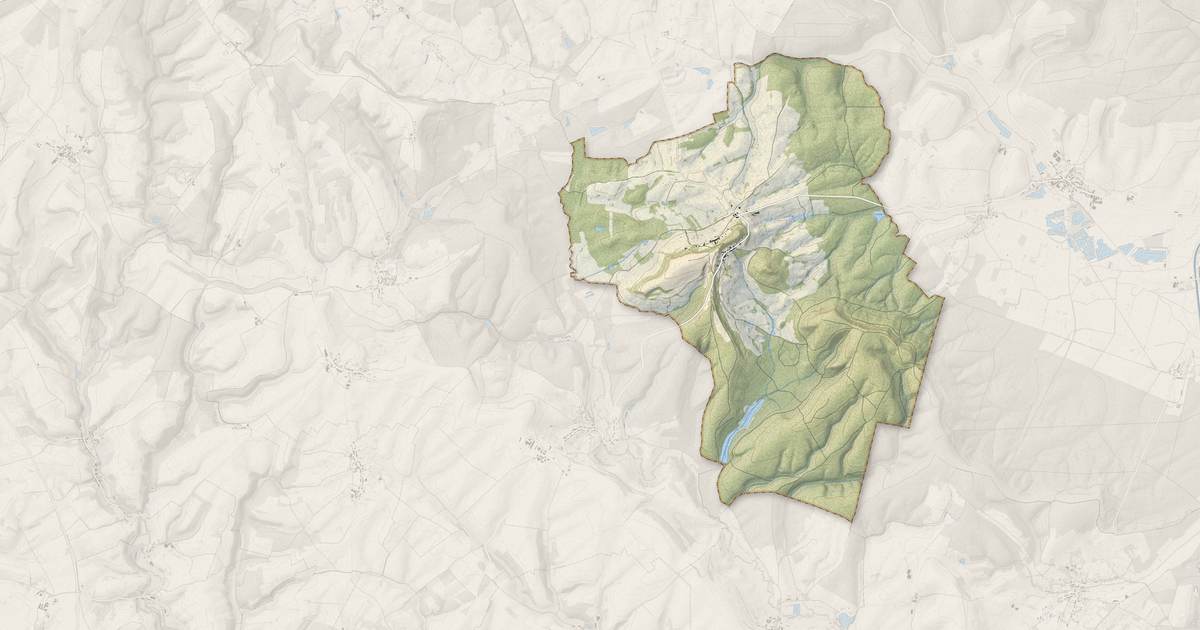 Portrait cartographique de Omont : relief, eau, forêts, bâti et voies, calculés à partir des données de l'IGN