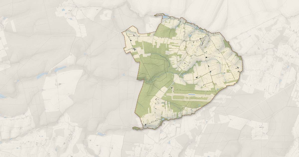 Portrait cartographique de Regniowez : relief, eau, forêts, bâti et voies, calculés à partir des données de l'IGN