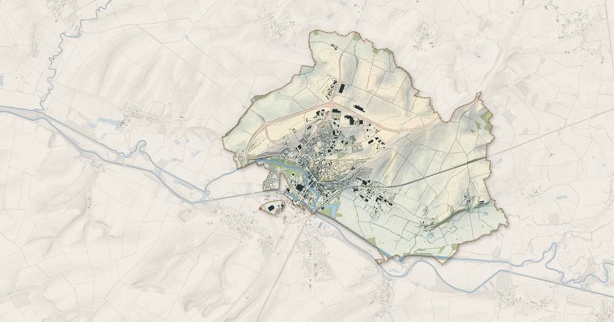 Portrait cartographique de Rethel : relief, eau, forêts, bâti et voies, calculés à partir des données de l'IGN