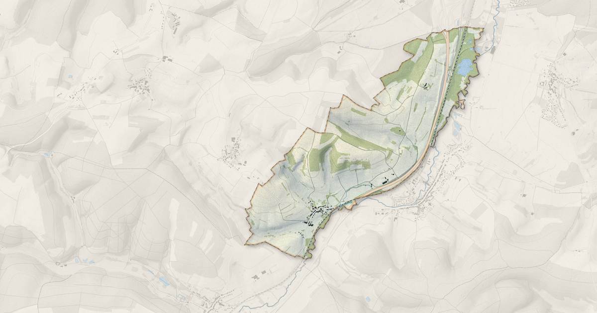 Portrait cartographique de Saint-Pierre-sur-Vence : relief, eau, forêts, bâti et voies, calculés à partir des données de l'IGN