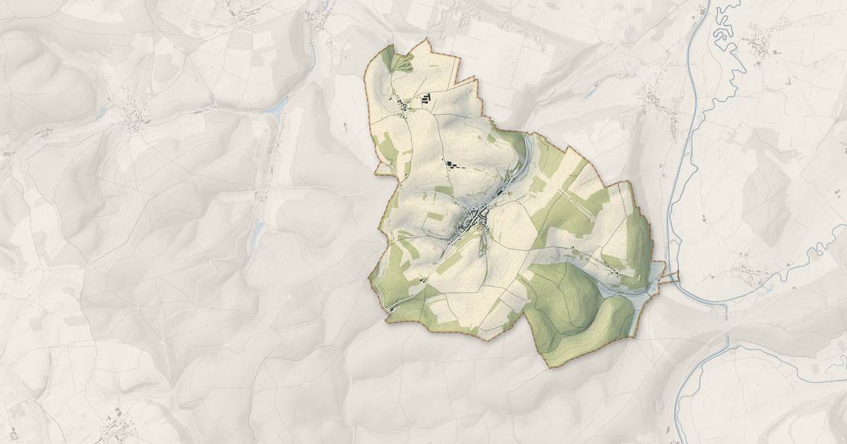 Portrait cartographique de Sapogne-et-Feuchères : relief, eau, forêts, bâti et voies, calculés à partir des données de l'IGN