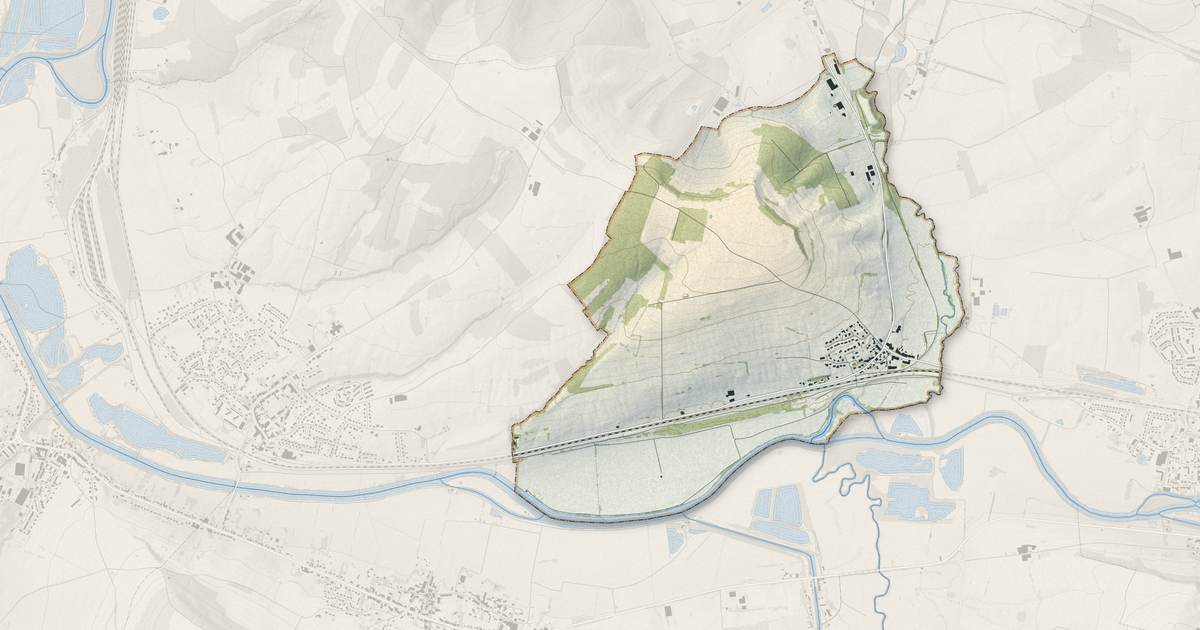 Portrait cartographique de Vrigne-Meuse : relief, eau, forêts, bâti et voies, calculés à partir des données de l'IGN