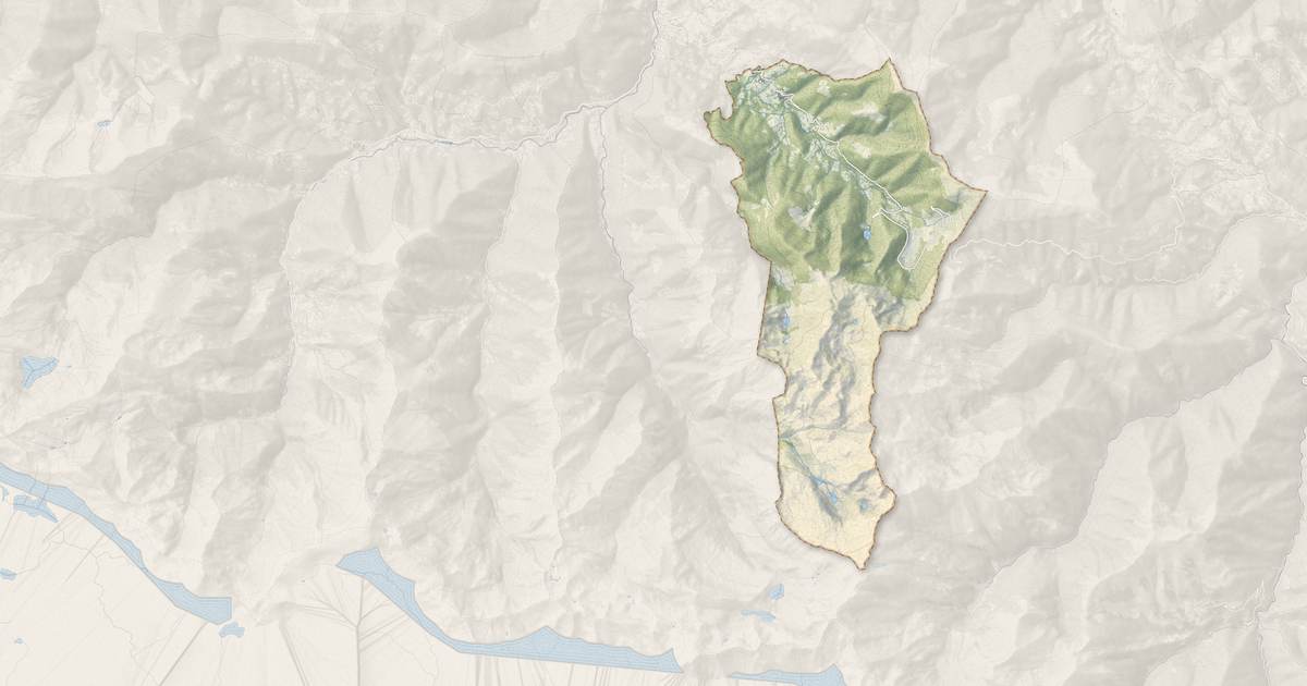 Portrait cartographique de Bethmale : relief, eau, forêts, bâti et voies, calculés à partir des données de l'IGN