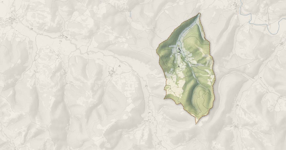 Portrait cartographique de Calzan : relief, eau, forêts, bâti et voies, calculés à partir des données de l'IGN