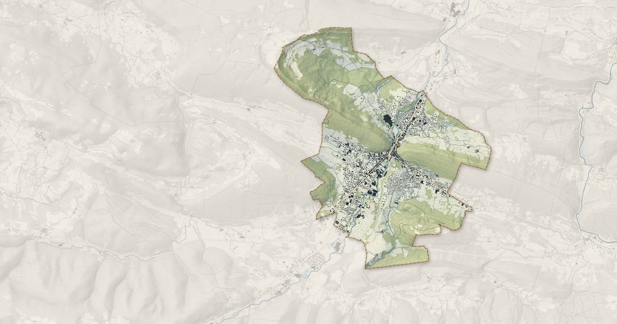 Portrait cartographique de Lavelanet : relief, eau, forêts, bâti et voies, calculés à partir des données de l'IGN