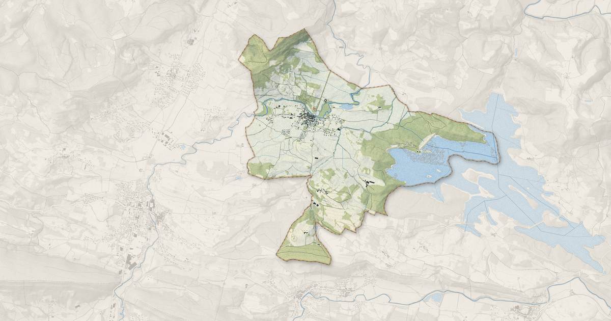 Portrait cartographique de Léran : relief, eau, forêts, bâti et voies, calculés à partir des données de l'IGN