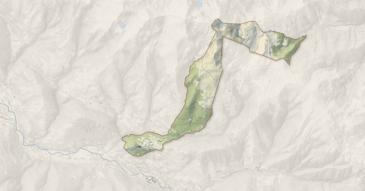 Portrait cartographique de Lordat : relief, eau, forêts, bâti et voies, calculés à partir des données de l'IGN