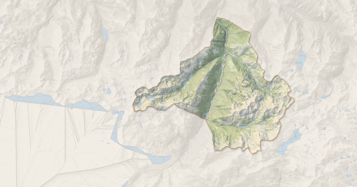 Portrait cartographique de Mérens-les-Vals : relief, eau, forêts, bâti et voies, calculés à partir des données de l'IGN