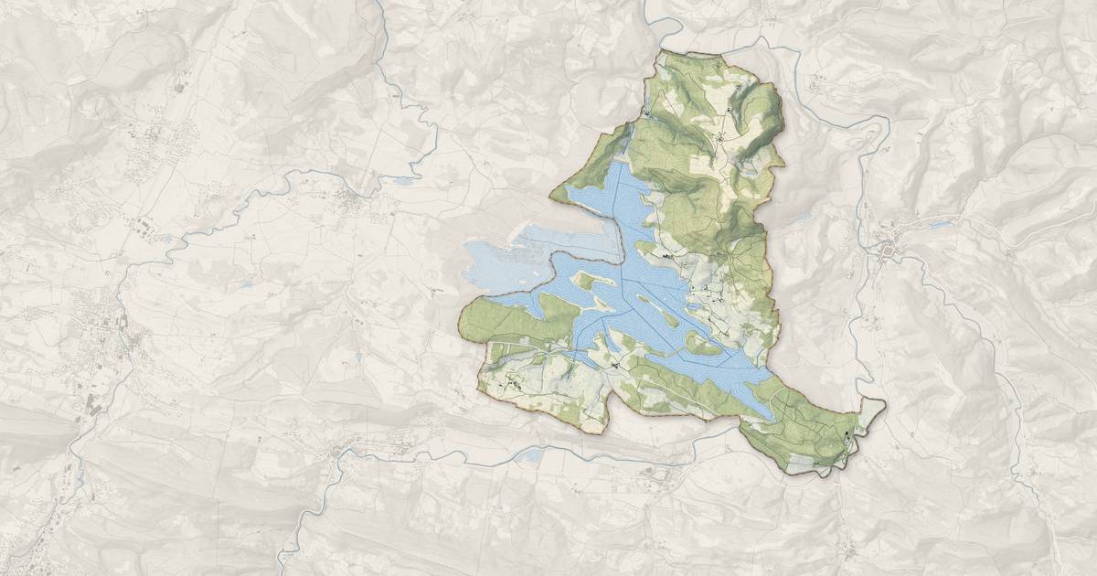 Portrait cartographique de Montbel : relief, eau, forêts, bâti et voies, calculés à partir des données de l'IGN