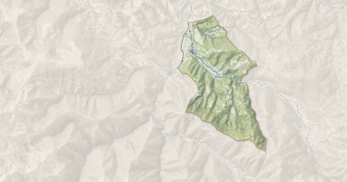 Portrait cartographique de Oust : relief, eau, forêts, bâti et voies, calculés à partir des données de l'IGN