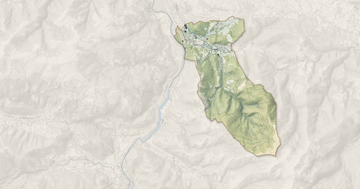Portrait cartographique de Saint-Paul-de-Jarrat : relief, eau, forêts, bâti et voies, calculés à partir des données de l'IGN