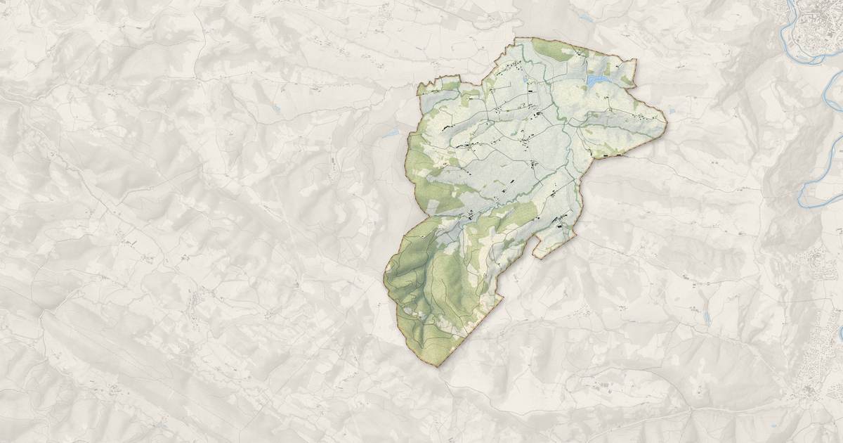 Portrait cartographique de Saint-Victor-Rouzaud : relief, eau, forêts, bâti et voies, calculés à partir des données de l'IGN