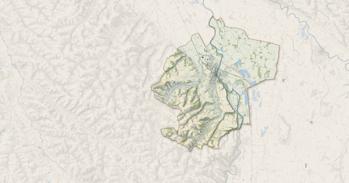Portrait cartographique de Saverdun : relief, eau, forêts, bâti et voies, calculés à partir des données de l'IGN