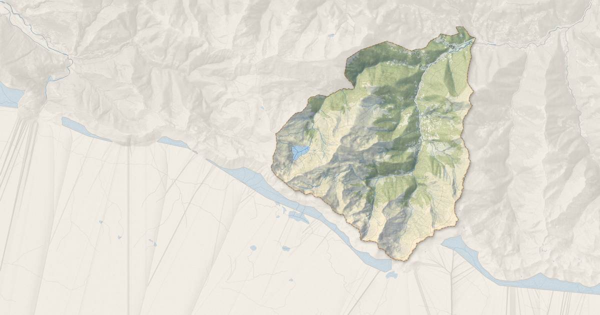 Portrait cartographique de Sentein : relief, eau, forêts, bâti et voies, calculés à partir des données de l'IGN