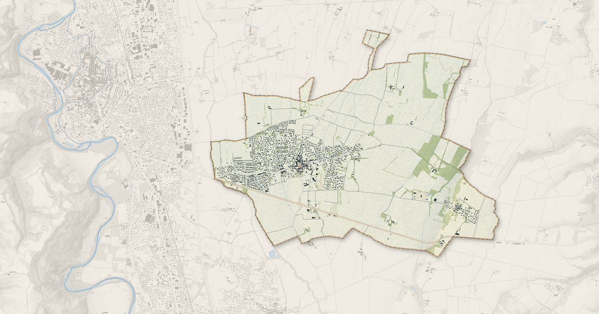 Portrait cartographique de La Tour-du-Crieu : relief, eau, forêts, bâti et voies, calculés à partir des données de l'IGN