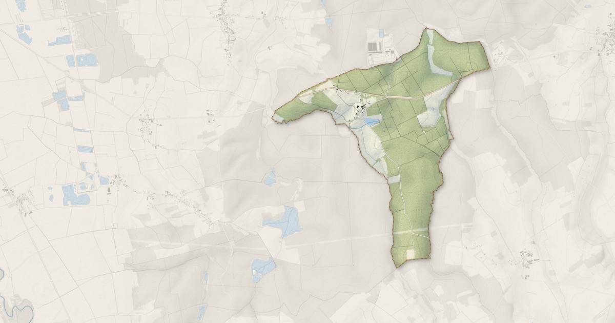 Portrait cartographique de La Chaise : relief, eau, forêts, bâti et voies, calculés à partir des données de l'IGN