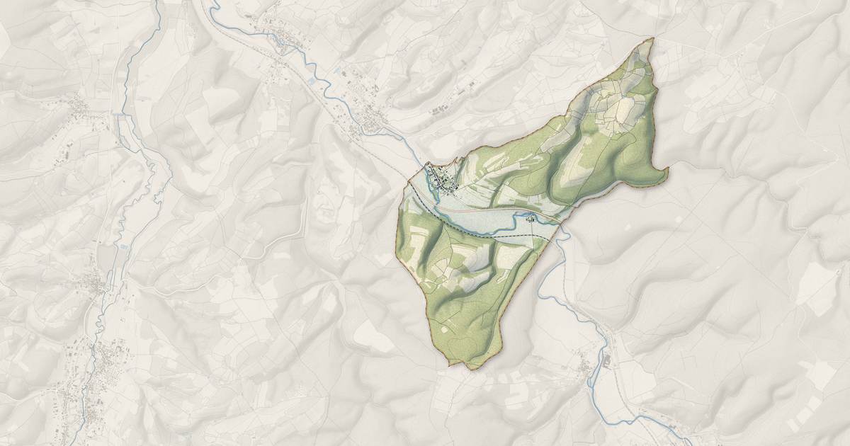 Portrait cartographique de Courteron : relief, eau, forêts, bâti et voies, calculés à partir des données de l'IGN