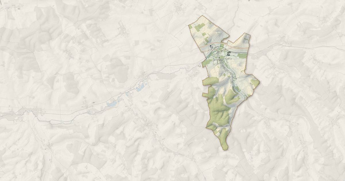 Portrait cartographique de Estissac : relief, eau, forêts, bâti et voies, calculés à partir des données de l'IGN