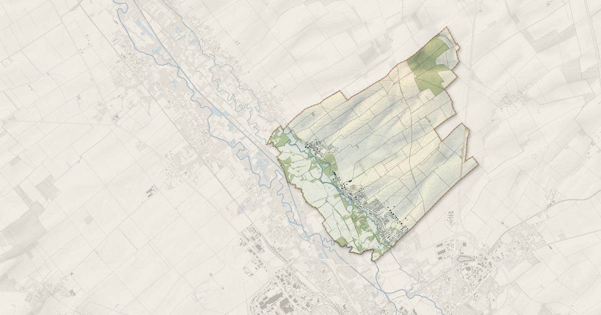 Portrait cartographique de Sainte-Maure : relief, eau, forêts, bâti et voies, calculés à partir des données de l'IGN