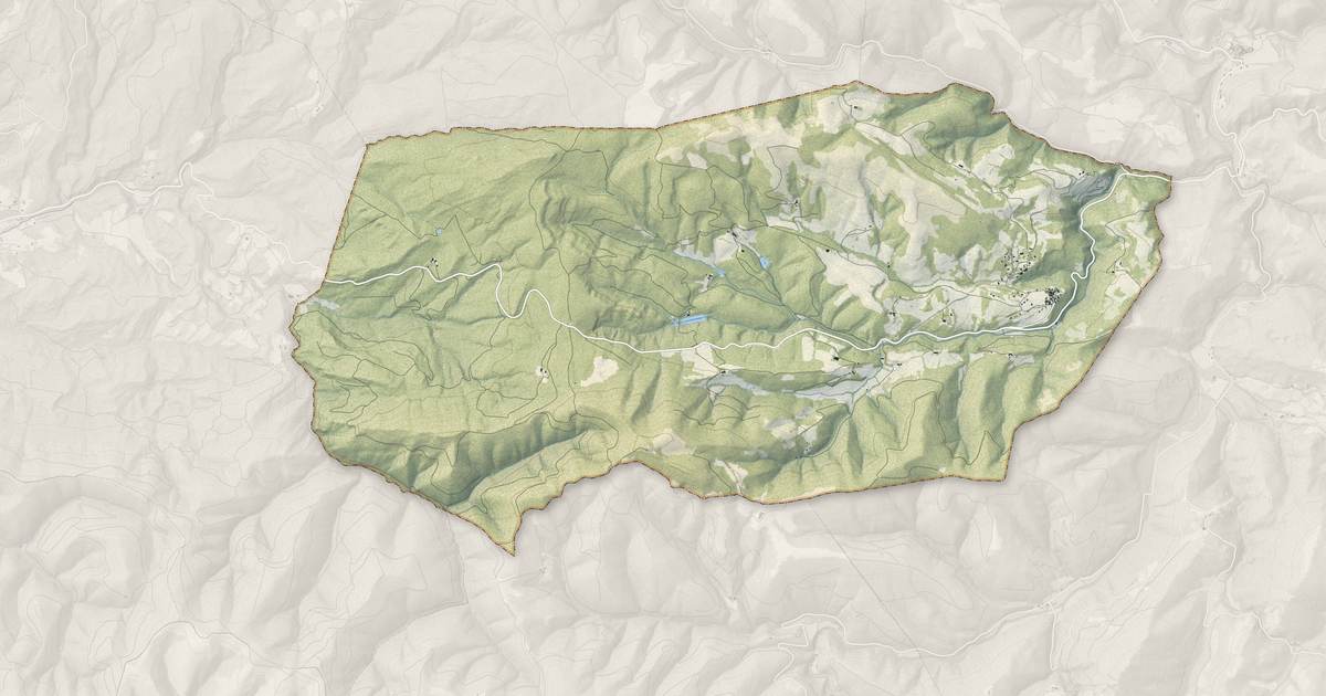 Portrait cartographique de Albières : relief, eau, forêts, bâti et voies, calculés à partir des données de l'IGN