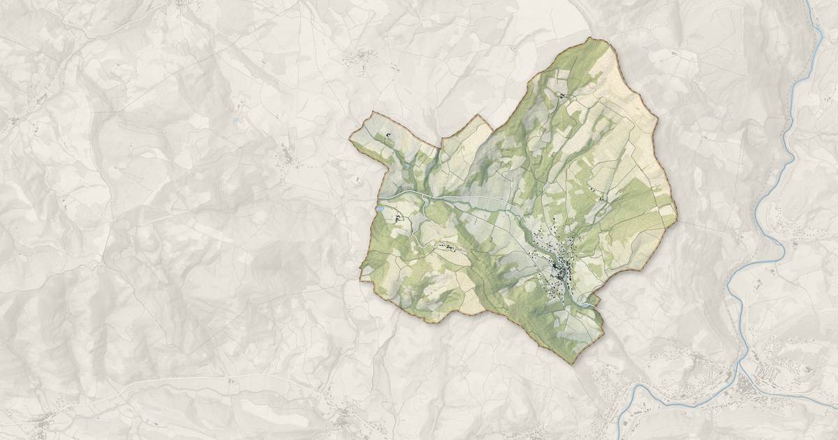 Portrait cartographique de Antugnac : relief, eau, forêts, bâti et voies, calculés à partir des données de l'IGN