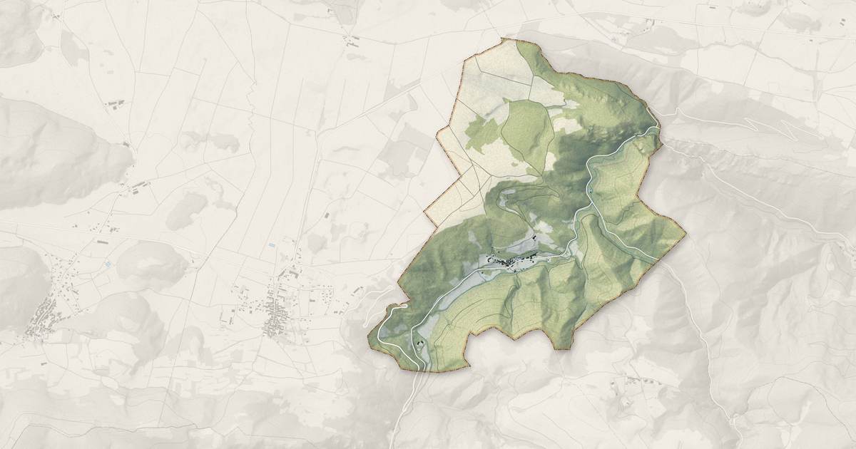 Portrait cartographique de Belfort-sur-Rebenty : relief, eau, forêts, bâti et voies, calculés à partir des données de l'IGN