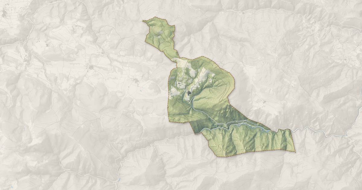 Portrait cartographique de Bessède-de-Sault : relief, eau, forêts, bâti et voies, calculés à partir des données de l'IGN