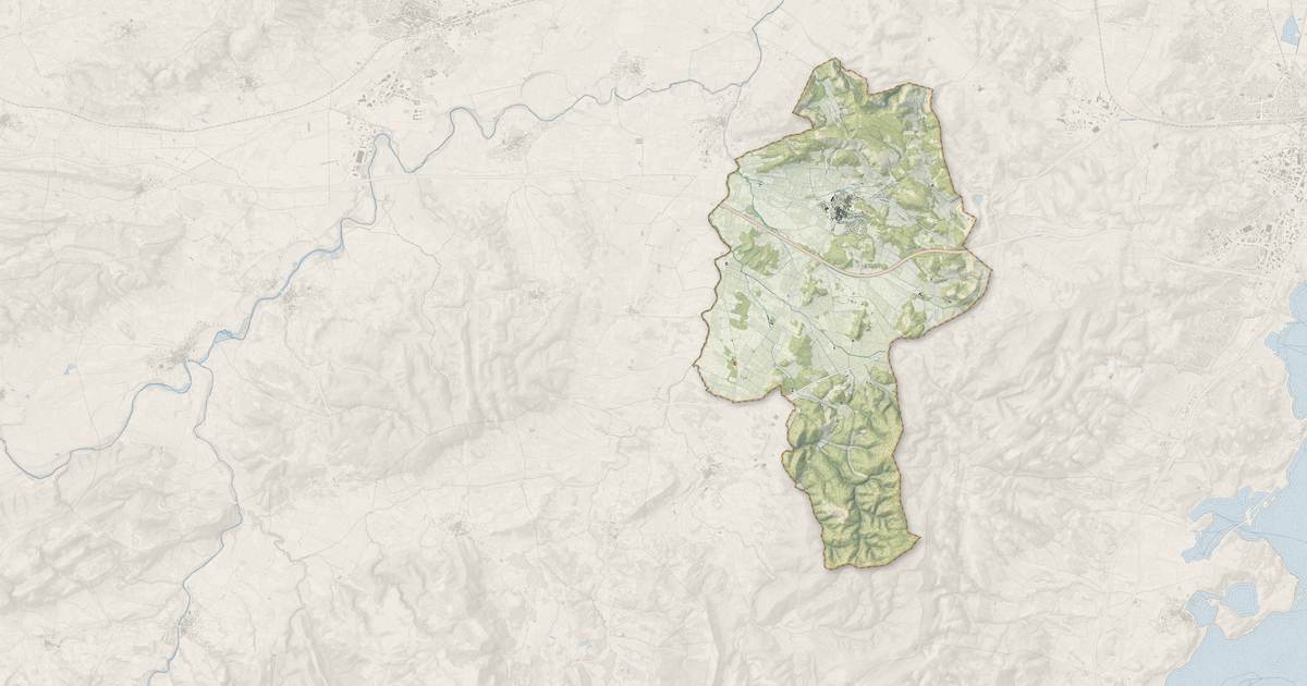 Portrait cartographique de Bizanet : relief, eau, forêts, bâti et voies, calculés à partir des données de l'IGN