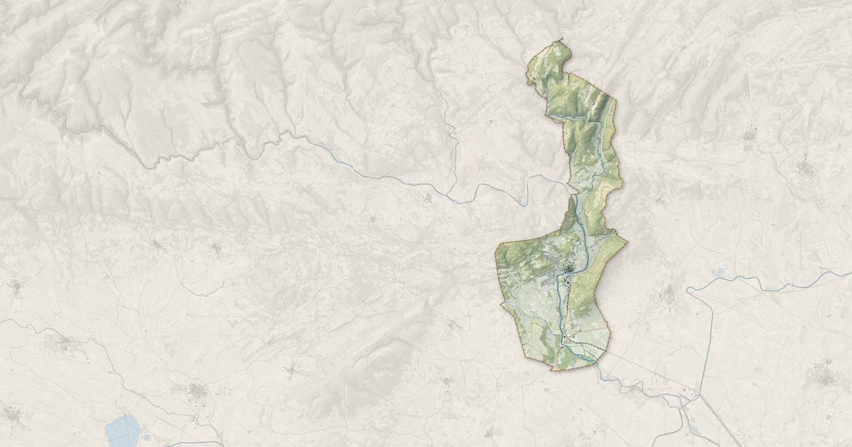 Portrait cartographique de Bize-Minervois : relief, eau, forêts, bâti et voies, calculés à partir des données de l'IGN