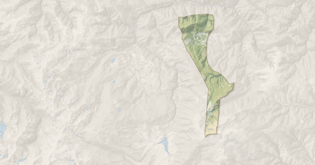 Portrait cartographique de Le Bousquet : relief, eau, forêts, bâti et voies, calculés à partir des données de l'IGN