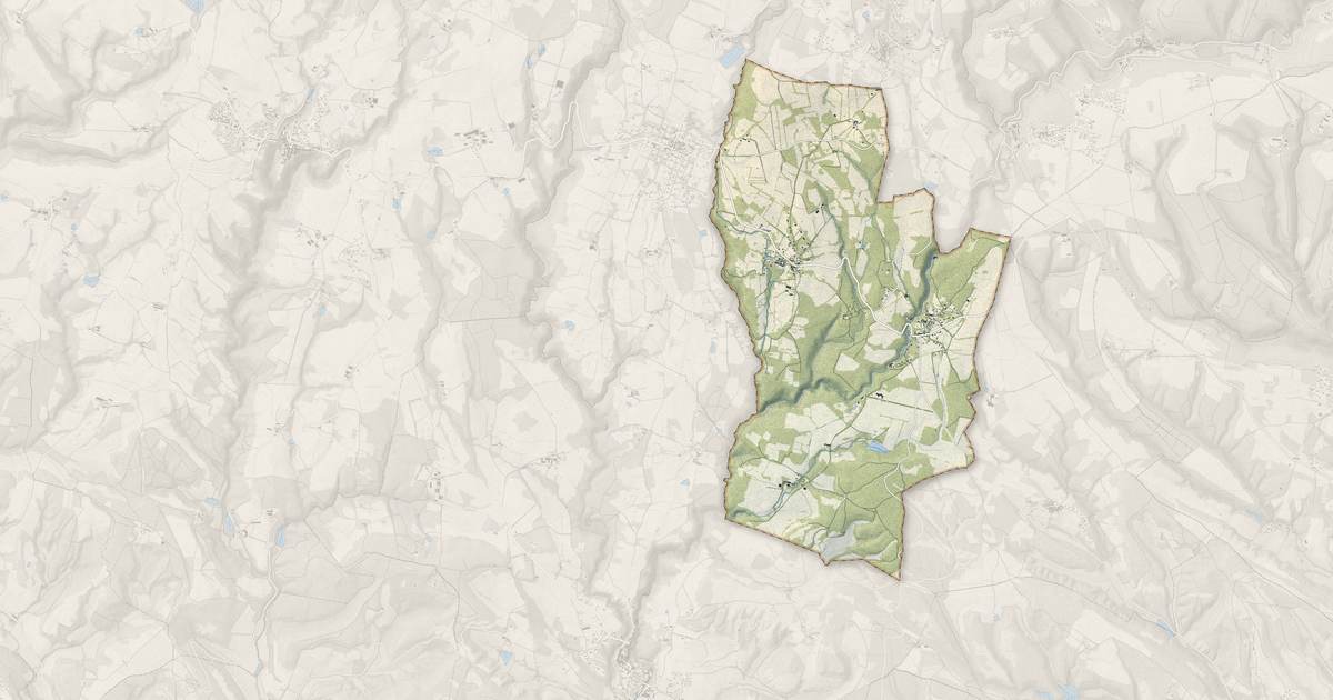 Portrait cartographique de Brousses-et-Villaret : relief, eau, forêts, bâti et voies, calculés à partir des données de l'IGN
