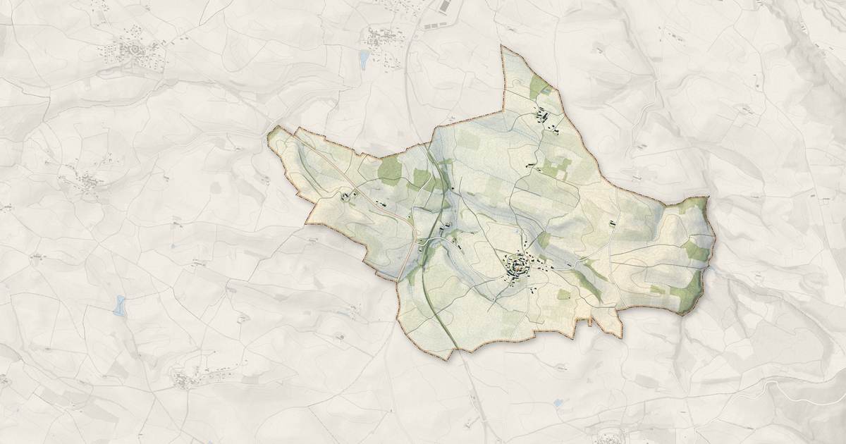 Portrait cartographique de Cailhavel : relief, eau, forêts, bâti et voies, calculés à partir des données de l'IGN