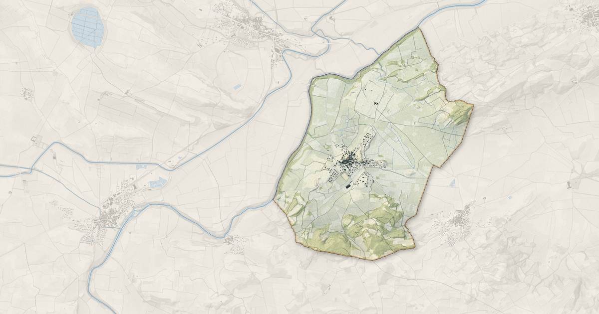 Portrait cartographique de Castelnau-d'Aude : relief, eau, forêts, bâti et voies, calculés à partir des données de l'IGN