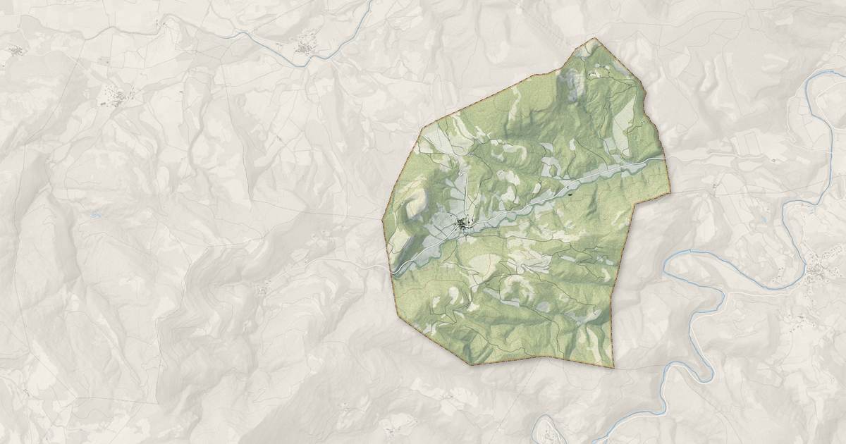 Portrait cartographique de Caunettes-en-Val : relief, eau, forêts, bâti et voies, calculés à partir des données de l'IGN
