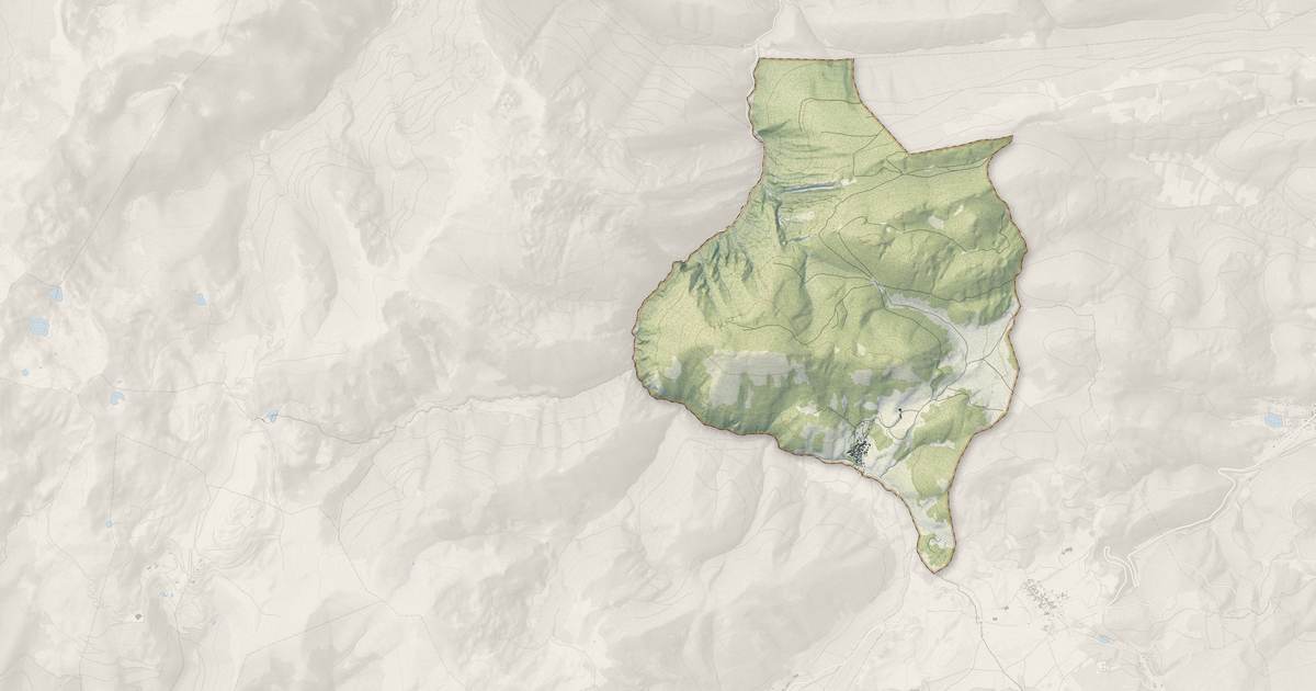 Portrait cartographique de Comus : relief, eau, forêts, bâti et voies, calculés à partir des données de l'IGN