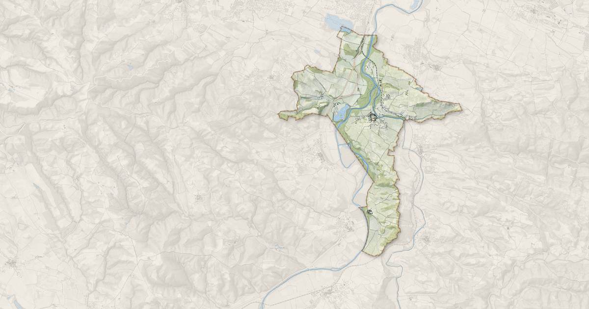 Portrait cartographique de Couffoulens : relief, eau, forêts, bâti et voies, calculés à partir des données de l'IGN
