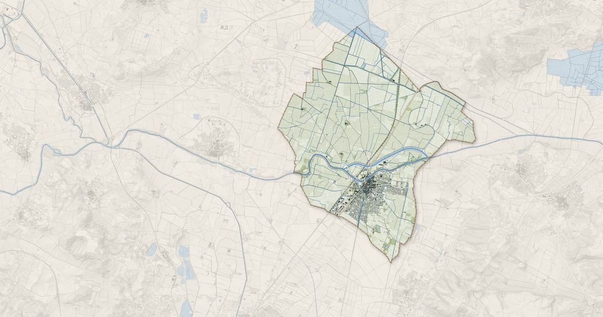 Portrait cartographique de Coursan : relief, eau, forêts, bâti et voies, calculés à partir des données de l'IGN