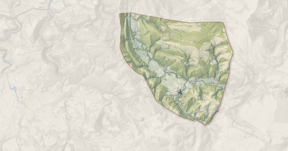 Portrait cartographique de Coustouge : relief, eau, forêts, bâti et voies, calculés à partir des données de l'IGN