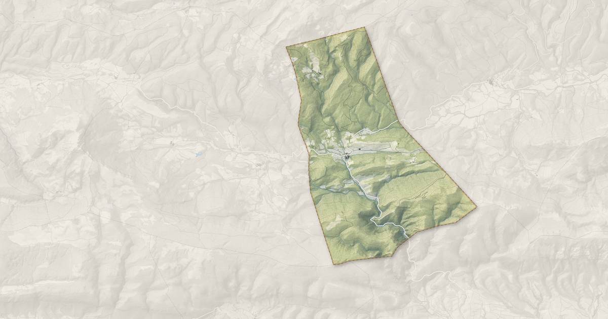 Portrait cartographique de Cubières-sur-Cinoble : relief, eau, forêts, bâti et voies, calculés à partir des données de l'IGN