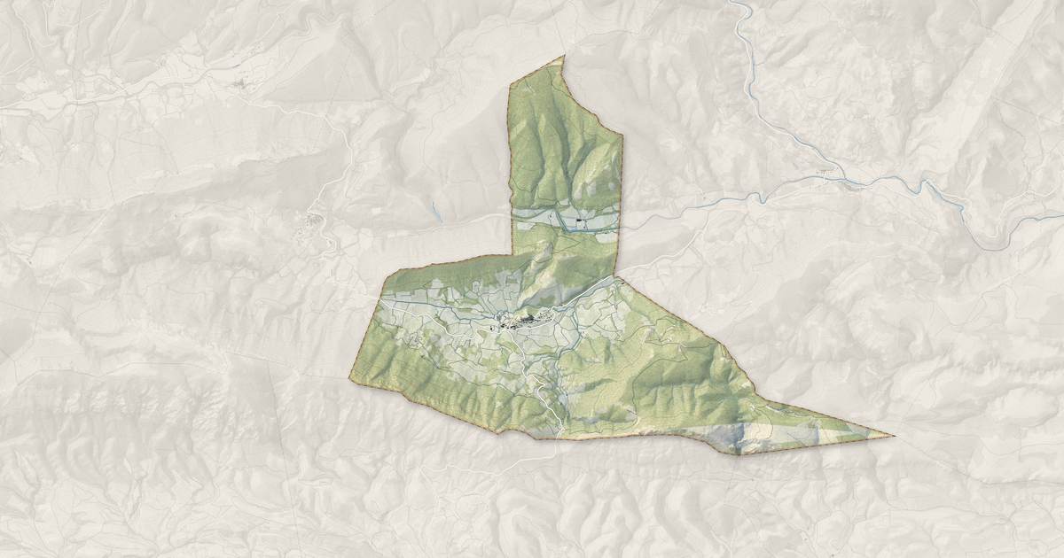 Portrait cartographique de Cucugnan : relief, eau, forêts, bâti et voies, calculés à partir des données de l'IGN