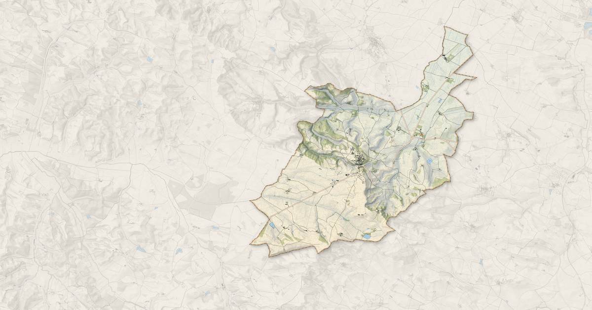 Portrait cartographique de Fanjeaux : relief, eau, forêts, bâti et voies, calculés à partir des données de l'IGN