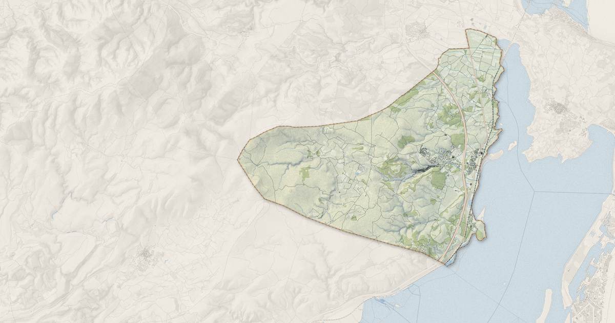 Portrait cartographique de Fitou : relief, eau, forêts, bâti et voies, calculés à partir des données de l'IGN