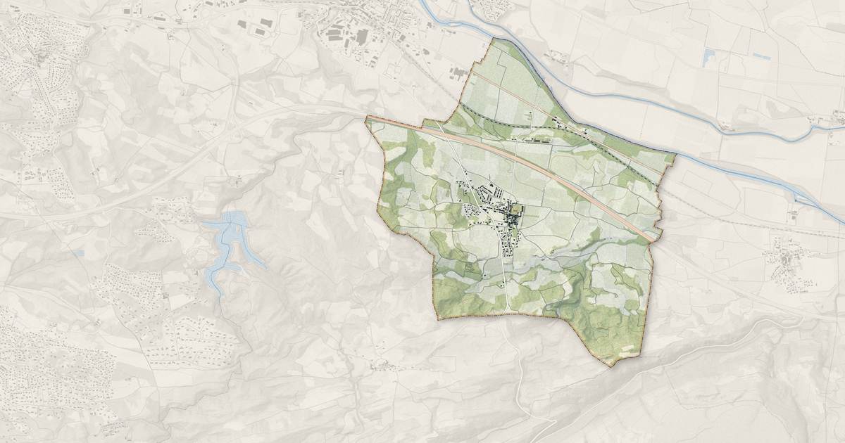 Portrait cartographique de Fontiès-d'Aude : relief, eau, forêts, bâti et voies, calculés à partir des données de l'IGN