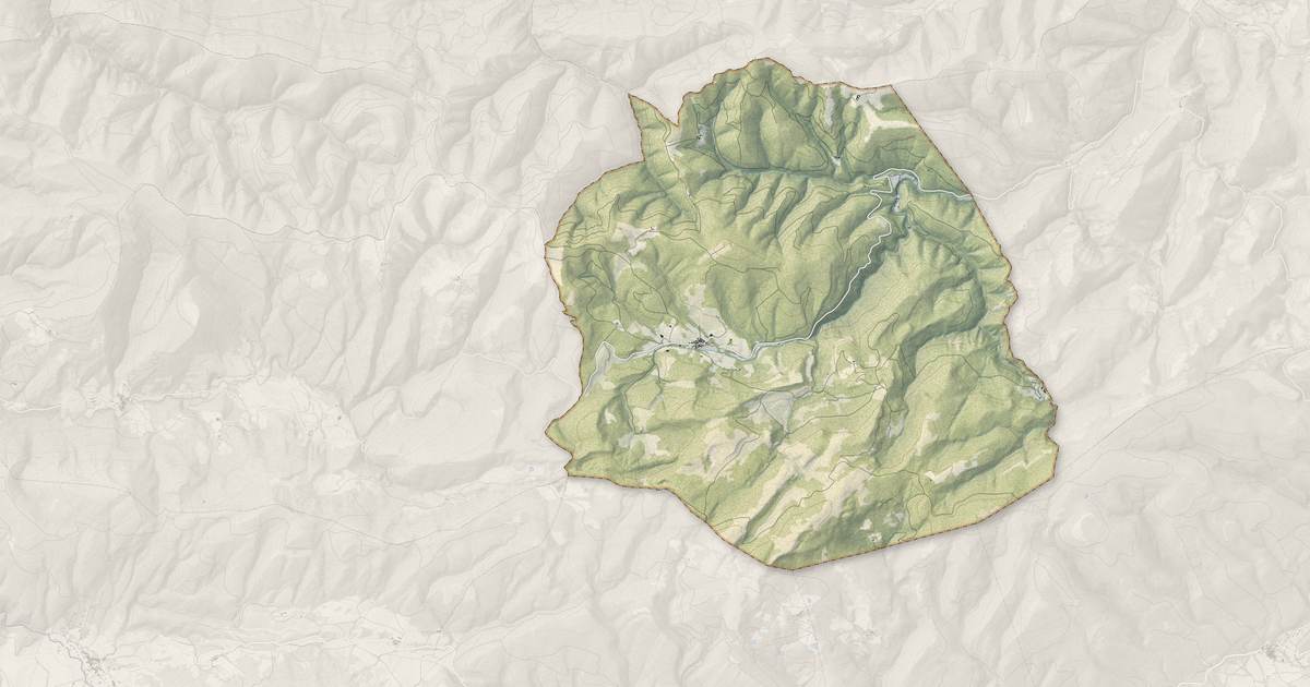 Portrait cartographique de Fourtou : relief, eau, forêts, bâti et voies, calculés à partir des données de l'IGN