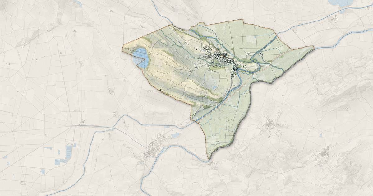 Portrait cartographique de La Redorte : relief, eau, forêts, bâti et voies, calculés à partir des données de l'IGN
