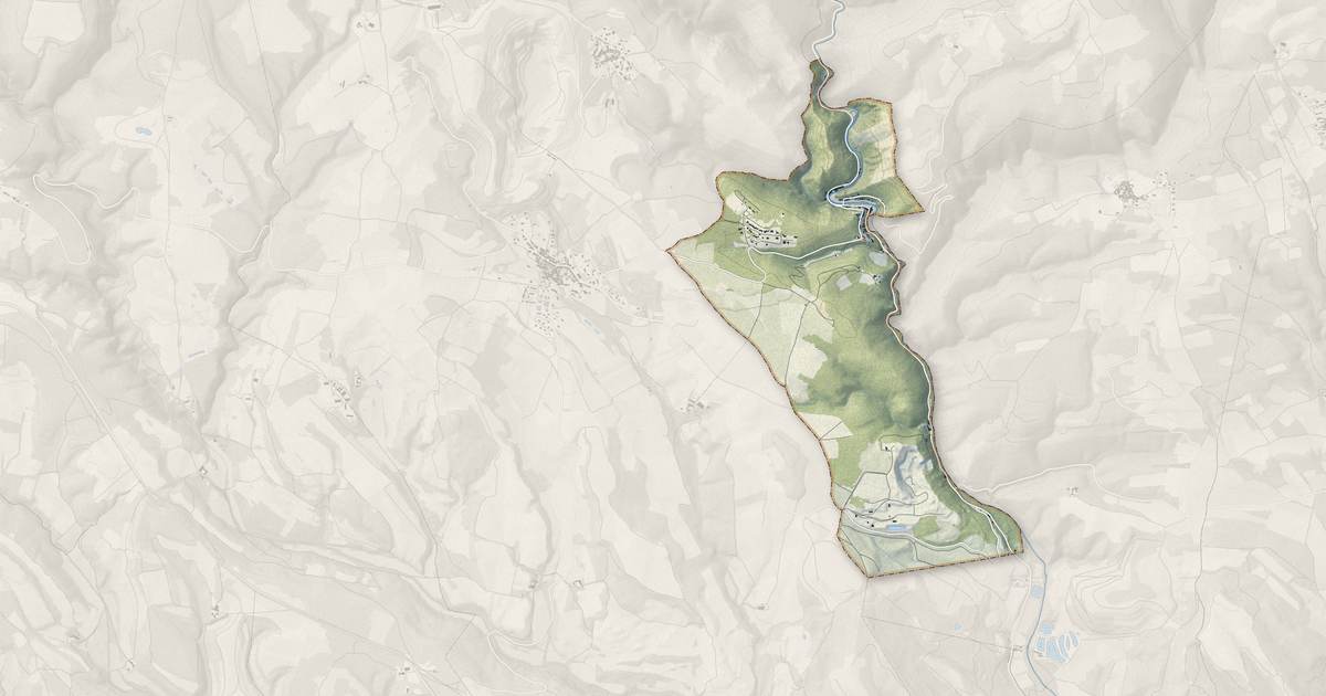 Portrait cartographique de Lastours : relief, eau, forêts, bâti et voies, calculés à partir des données de l'IGN