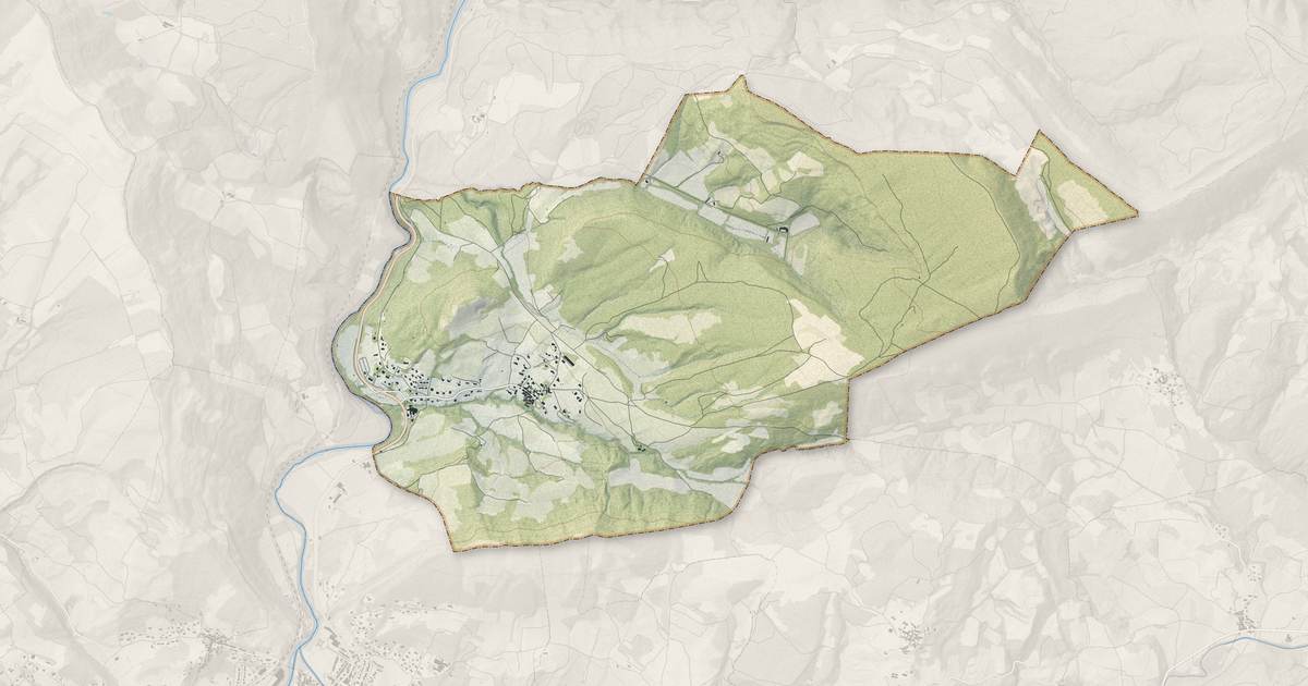 Portrait cartographique de Luc-sur-Aude : relief, eau, forêts, bâti et voies, calculés à partir des données de l'IGN