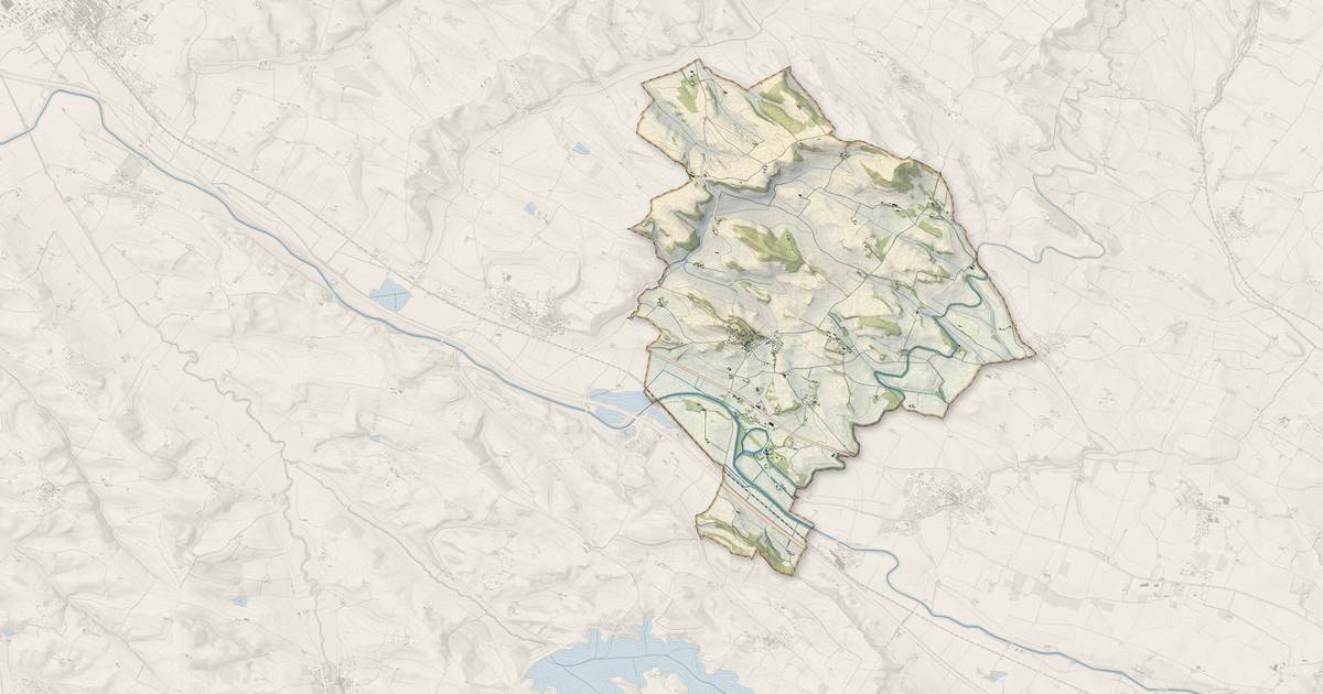 Portrait cartographique de Montferrand : relief, eau, forêts, bâti et voies, calculés à partir des données de l'IGN