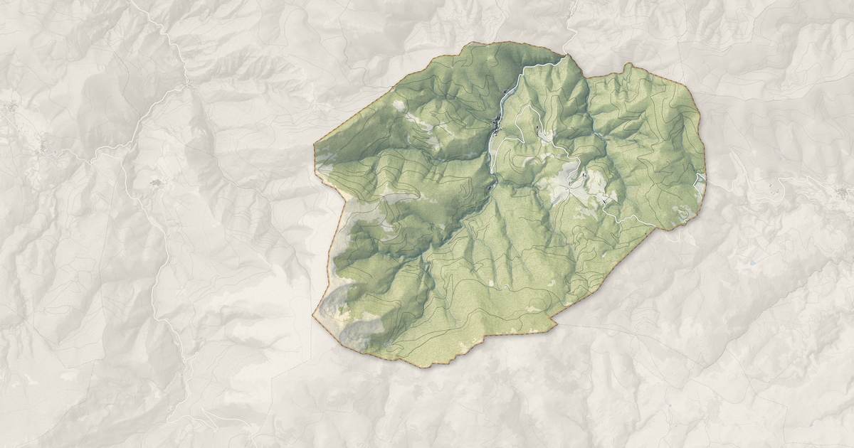 Portrait cartographique de Montfort-sur-Boulzane : relief, eau, forêts, bâti et voies, calculés à partir des données de l'IGN
